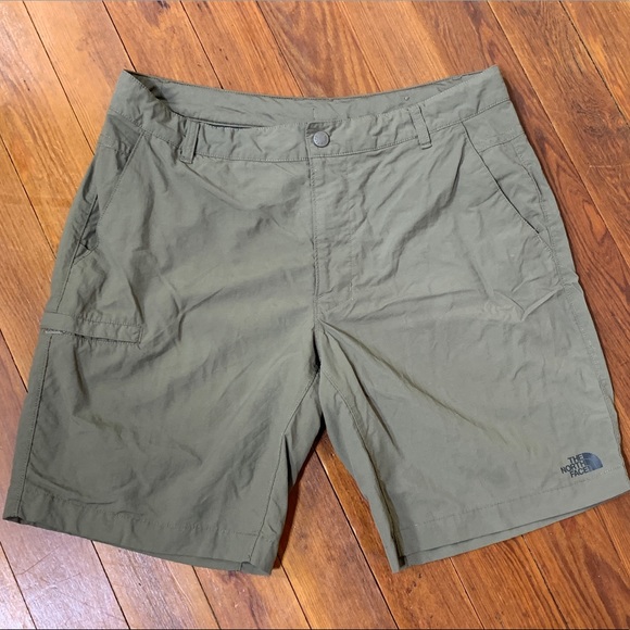 THE NORTH FACE men’s shorts size 36 military green - Picture 1 of 7